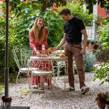 Secret Garden Firenze B&B-2